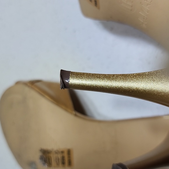 Michael Antonio Gold Sandals - Picture 8 of 13